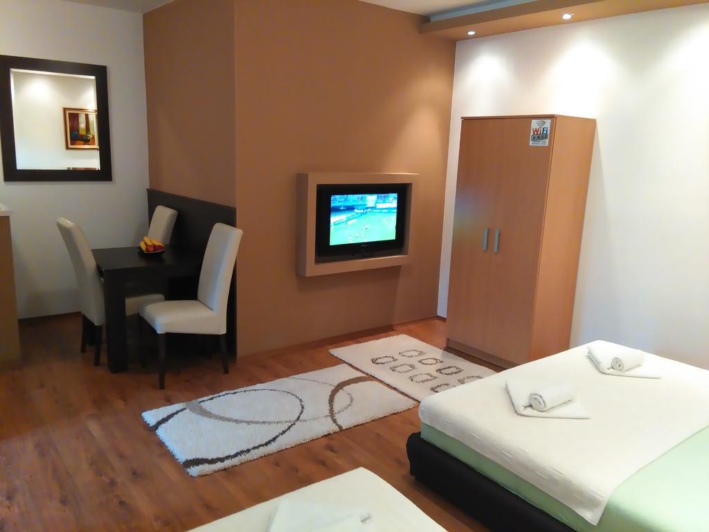Apartments Leo 트레빈예 객실 사진